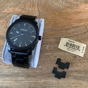 ⭐️Men’s Fossil black watch⭐️